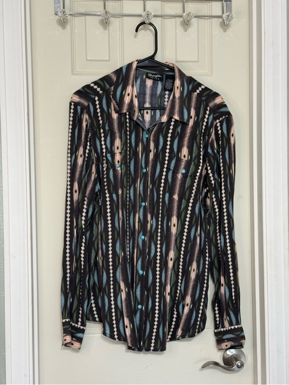 Wrangler Retro Women’s XL Black and Pink Striped Button-Up Shirt